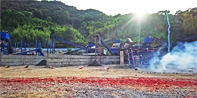 熱烈祝賀福建育華新建政永高速德化段配套碎石·機(jī)制砂加工廠順利竣工投產(chǎn)！
